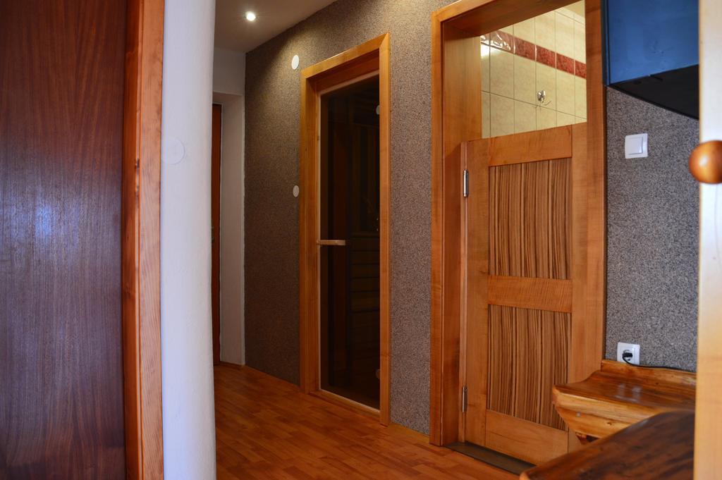 צ'רקנו Apartmens And Rooms Sostar מראה חיצוני תמונה