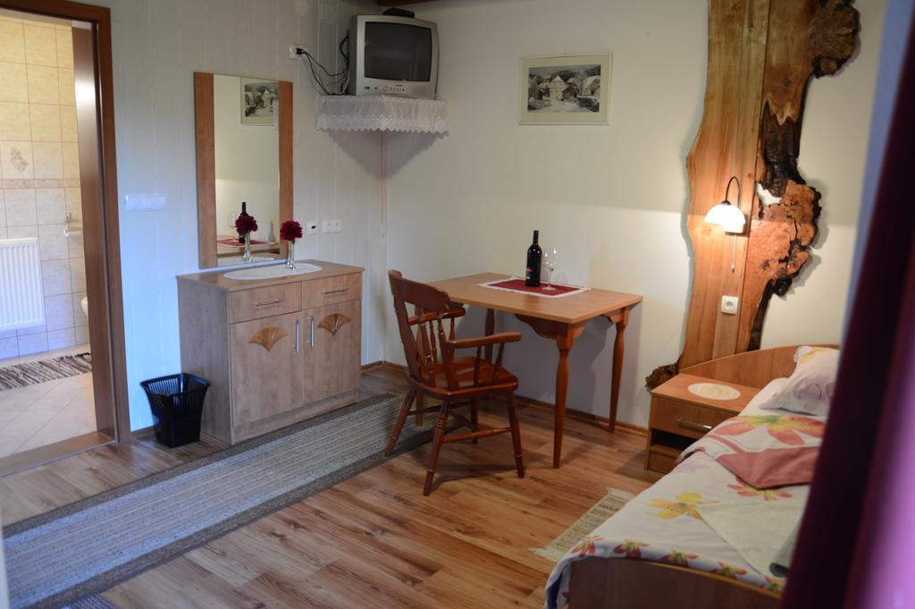 צ'רקנו Apartmens And Rooms Sostar חדר תמונה