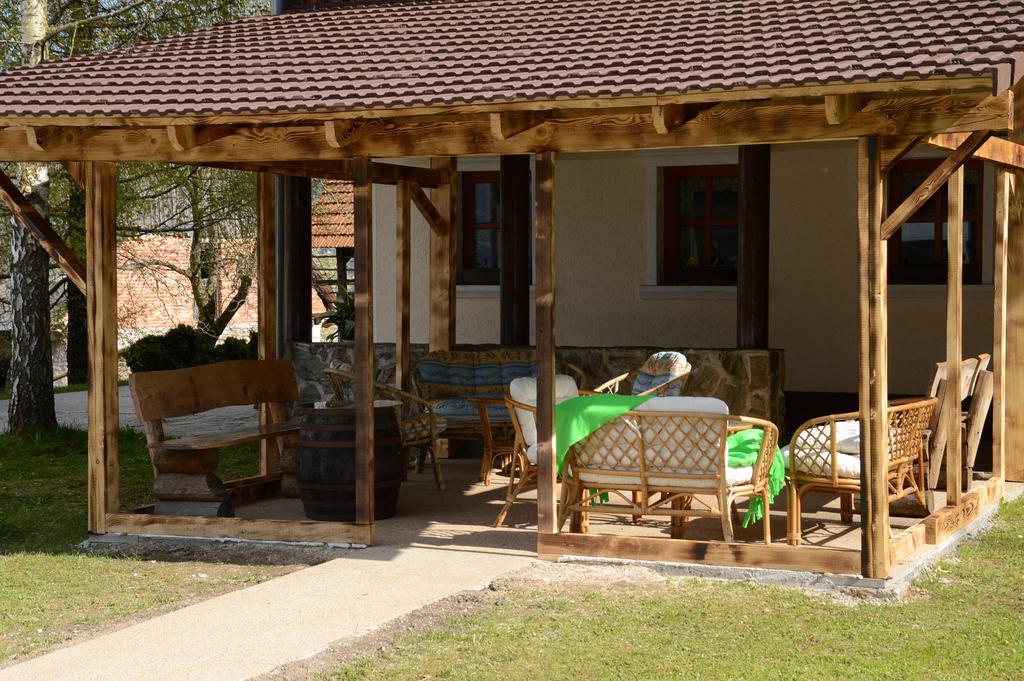 צ'רקנו Apartmens And Rooms Sostar מראה חיצוני תמונה