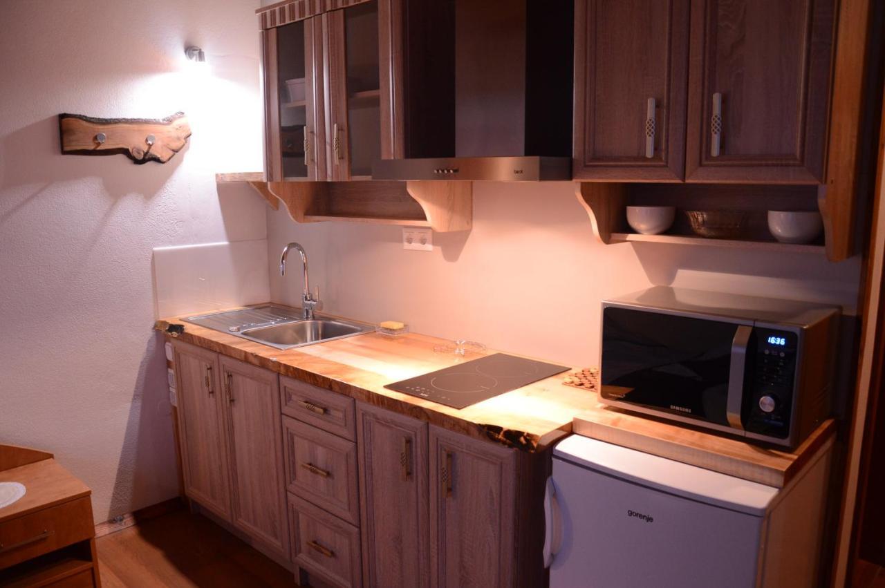 צ'רקנו Apartmens And Rooms Sostar מראה חיצוני תמונה