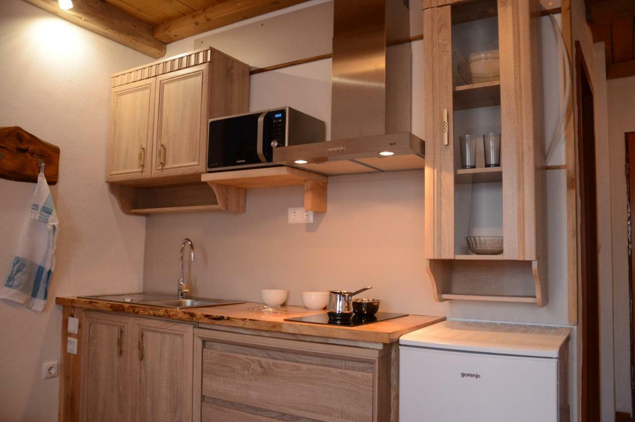 צ'רקנו Apartmens And Rooms Sostar מראה חיצוני תמונה