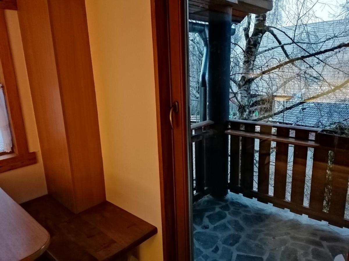צ'רקנו Apartmens And Rooms Sostar מראה חיצוני תמונה